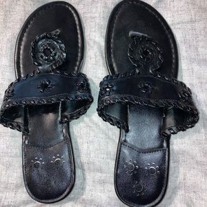 EUC Black Sandals Size 10. Made Like Pierre Dumas